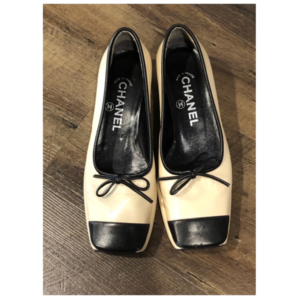 ✨Classic Rare & Hard to find CHANEL Cap Toes Wedge Heels Shoes Loafers - Picture 2 of 11